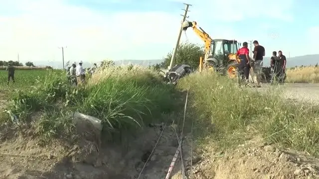 Elektrik direğine çarpan cipteki 2 kişi hayatını kaybetti Elektrik direğine çarpan cipteki 2 kişi hayatını kaybetti