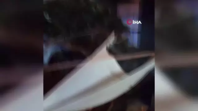 Son dakika... Esenyurtta kaza sonrası ortalık savaş alanına döndü: Otomobil önce manava sonra restorana girdi Son dakika... Esenyurtta kaza sonrası ortalık savaş alanına döndü: Otomobil önce manava sonra restorana girdi