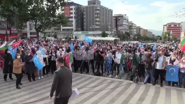 Filistin ve Doğu Türkistan'da olaylar protesto edildi