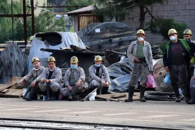 Grizu faciasında ölen 30 işçi dualarla anıldı Grizu faciasında ölen 30 işçi dualarla anıldı