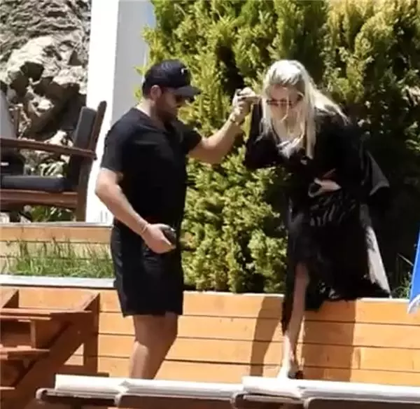 Gülşah Saraçoğlu evini darmadağın ettiği eski sevgilisiyle barıştı Gülşah Saraçoğlu evini darmadağın ettiği eski sevgilisiyle barıştı