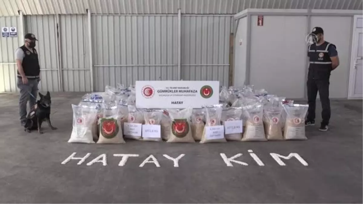 Son dakika: İskenderun Limanı'nda ele geçirilen 1072,6 kilogram uyuşturucu hap basına gösterildi - Operasyon anı