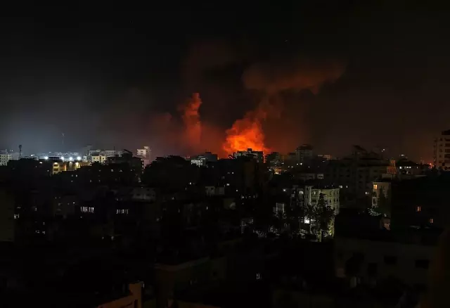 - İsrail'in Gazze Şeridi'ne hava saldırıları gece boyunca devam etti - İsrail'in Gazze Şeridi'ne hava saldırıları gece boyunca devam etti