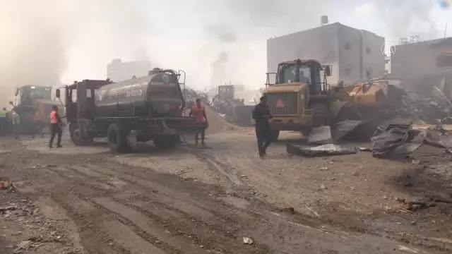 Son dakika... İsrail savaş uçakları Gazze'de bir sünger fabrikasını vurdu Son dakika... İsrail savaş uçakları Gazze'de bir sünger fabrikasını vurdu