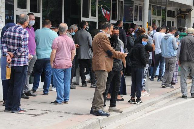 izmit te tam kapanma sonrasi sokaklarda yogun 14136545 o