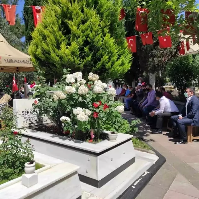 Son dakika yaşam: Kahramanmaraşlı şehit kabri başında dualarla anıldı Son dakika yaşam: Kahramanmaraşlı şehit kabri başında dualarla anıldı