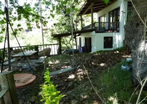 Köydeki evini kira süresi dolmadan boşalttı