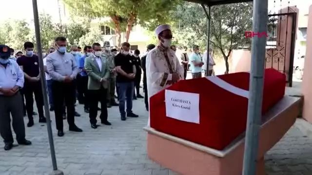 MANİSA'DA KIBRIS GAZİSİ TOPRAĞA VERİLDİ MANİSA'DA KIBRIS GAZİSİ TOPRAĞA VERİLDİ