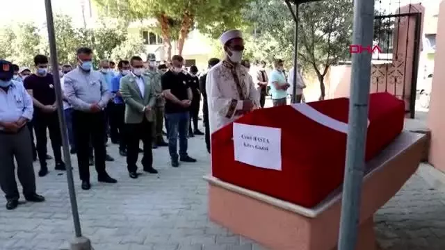 MANİSA'DA KIBRIS GAZİSİ TOPRAĞA VERİLDİ MANİSA'DA KIBRIS GAZİSİ TOPRAĞA VERİLDİ