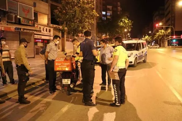 TAKSİ İLE ÇARPIŞAN MOTOSİKLETLİ KURYE AĞIR YARALANDI TAKSİ İLE ÇARPIŞAN MOTOSİKLETLİ KURYE AĞIR YARALANDI