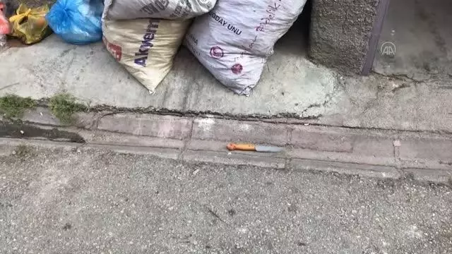 Oğlu tarafından bıçaklanan kadın yaralandı Oğlu tarafından bıçaklanan kadın yaralandı