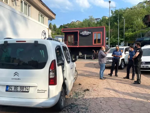 İş yerine sopalarla saldırdılar araçların camlarını kırdılar İş yerine sopalarla saldırdılar araçların camlarını kırdılar