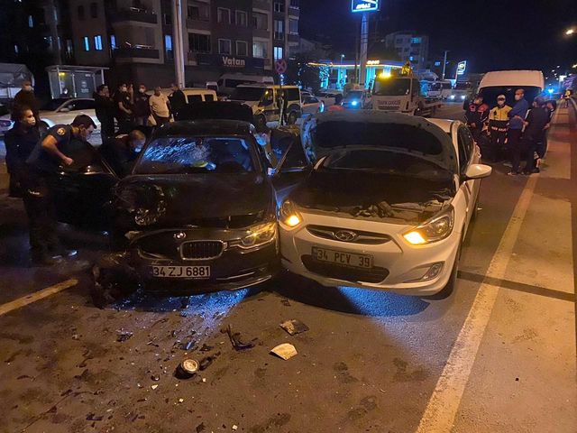 polisten kacan surucu kurulan barikattaki ara 2 14136144 o