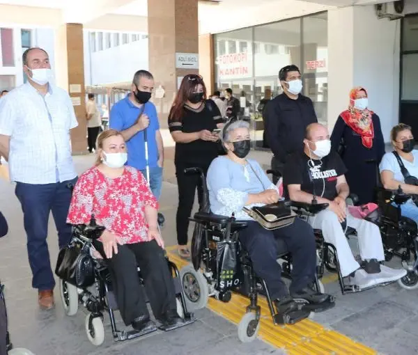 Son dakika haber: REKTÖRÜN 'ENFLASYON- ENGELLİ ÇOCUK' BENZETMESİNE, ENGELLİLERDEN SUÇ DUYURUSU Son dakika haber: REKTÖRÜN 'ENFLASYON- ENGELLİ ÇOCUK' BENZETMESİNE, ENGELLİLERDEN SUÇ DUYURUSU