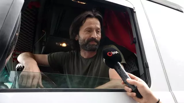 Uzun kuyrukların meydana geldiği Sarp Sınır Kapısı'nda tır trafiği normale döndü