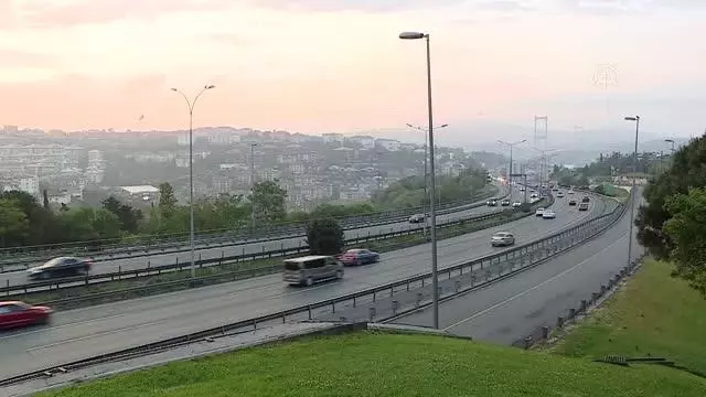 'Tam kapanma' sona erdi, 'kademeli normalleşme' başladı 'Tam kapanma' sona erdi, 'kademeli normalleşme' başladı