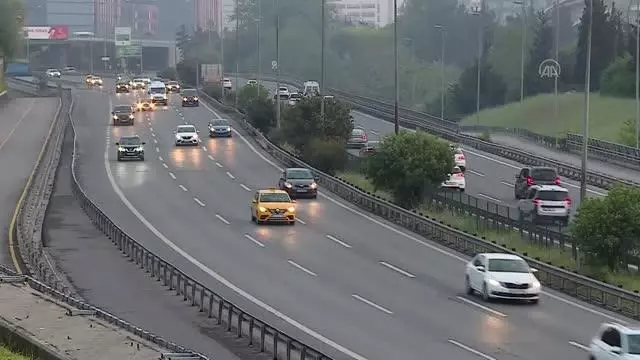 'Tam kapanma' sona erdi, 'kademeli normalleşme' başladı 'Tam kapanma' sona erdi, 'kademeli normalleşme' başladı