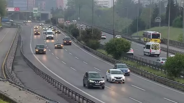 'Tam kapanma' sona erdi, 'kademeli normalleşme' başladı 'Tam kapanma' sona erdi, 'kademeli normalleşme' başladı