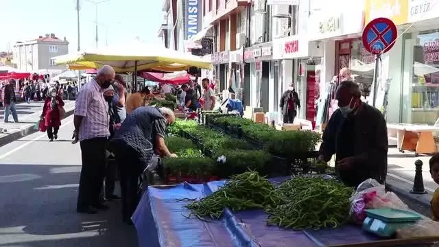 Trakya'da kademeli normalleşme kapsamında semt pazarları faaliyete geçti Trakya'da kademeli normalleşme kapsamında semt pazarları faaliyete geçti