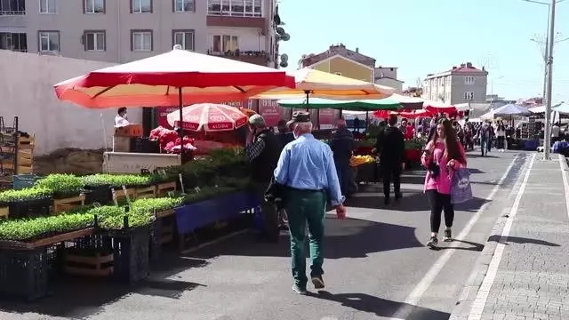 Trakya'da kademeli normalleşme kapsamında semt pazarları faaliyete geçti Trakya'da kademeli normalleşme kapsamında semt pazarları faaliyete geçti