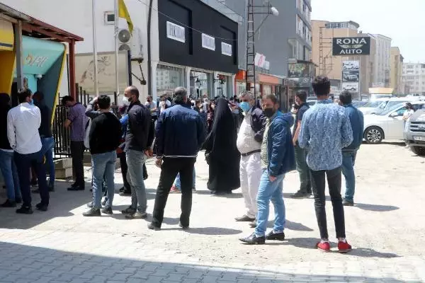 YÜKSEKOVA'DA, TAM KAPANMA SONRASI YOĞUNLUK