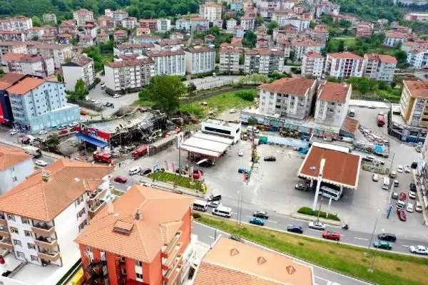 ZONGULDAK'TA YANAN MARKET HAVADAN GÖRÜNTÜLENDİ ZONGULDAK'TA YANAN MARKET HAVADAN GÖRÜNTÜLENDİ