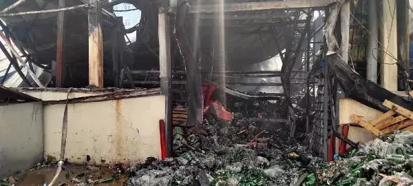 ZONGULDAK'TA YANAN MARKET HAVADAN GÖRÜNTÜLENDİ ZONGULDAK'TA YANAN MARKET HAVADAN GÖRÜNTÜLENDİ