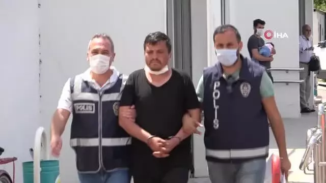 Annesini bıçaklayan evlat: 'Hiç üzülmedim bize değil kocasına sahip çıkıyor' Annesini bıçaklayan evlat: 'Hiç üzülmedim bize değil kocasına sahip çıkıyor'