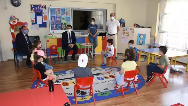 Artvin Milli Eğitim Müdürü Acar'dan okul ziyareti Artvin Milli Eğitim Müdürü Acar'dan okul ziyareti