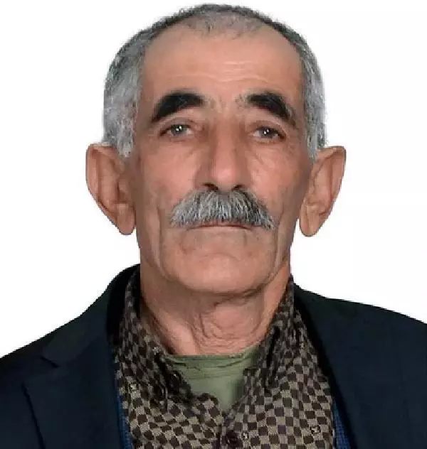 Babalarını kaçırdıklarını öne sürdükleri ailenin evine kazma, kürekle saldırdılar Babalarını kaçırdıklarını öne sürdükleri ailenin evine kazma, kürekle saldırdılar
