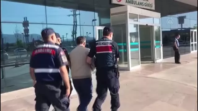 BALIKESİR - Balıkesir merkezli 9 ildeki PKK/KCK operasyonunda 13 zanlı yakalandı BALIKESİR - Balıkesir merkezli 9 ildeki PKK/KCK operasyonunda 13 zanlı yakalandı