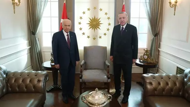 Cumhurbaşkanı Erdoğan ile Bahçeli'nin kritik görüşmesi sona erdi! Masada 4 konu vardı Cumhurbaşkanı Erdoğan ile Bahçeli'nin kritik görüşmesi sona erdi! Masada 4 konu vardı