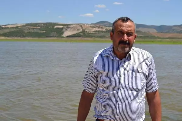 DEMİRKÖPRÜ BARAJI'NDA SULAR ÇEKİLDİ 95 YILIK CAMİNİN MİNARESİ GÖRÜNDÜ