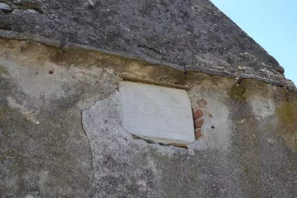 DEMİRKÖPRÜ BARAJI'NDA SULAR ÇEKİLDİ 95 YILIK CAMİNİN MİNARESİ GÖRÜNDÜ