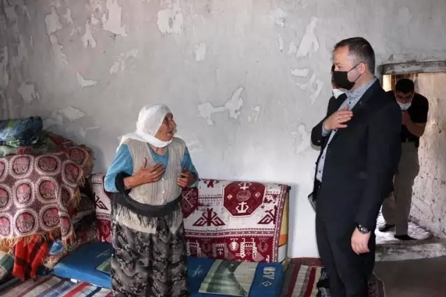 Hizan Kaymakamı Yelek, Kademeli Normalleşme döneminde hane ziyaretinde bulundu