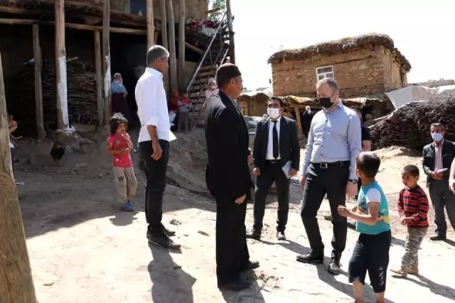 Hizan Kaymakamı Yelek, Kademeli Normalleşme döneminde hane ziyaretinde bulundu