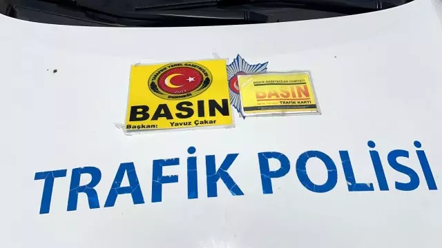 Işık ihlali yapan da, abartı egzoz takanda cezadan kaçamadı Işık ihlali yapan da, abartı egzoz takanda cezadan kaçamadı