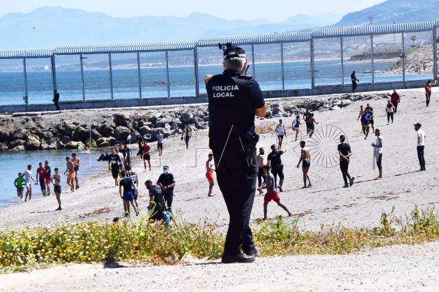 İspanya neye uğradığını şaşırdı! 24 saatte, 700'ü çocuk 5 bin düzensiz göçmen geçiş yaptı