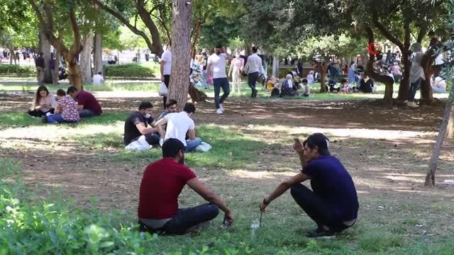 lokantalar kapali olunca cami bahceleri acik 2 14139382 o