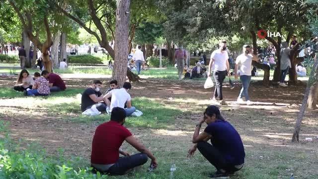 lokantalar kapali olunca cami bahceleri acik 3 14139382 o
