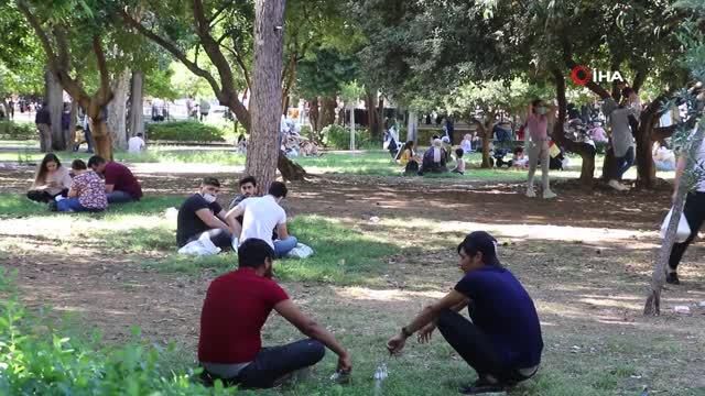 lokantalar kapali olunca cami bahceleri acik 4 14139382 o