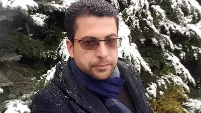 Oto galerici, komşu esnaflar tarafından iş yerinde asılı halde ölü bulundu Oto galerici, komşu esnaflar tarafından iş yerinde asılı halde ölü bulundu
