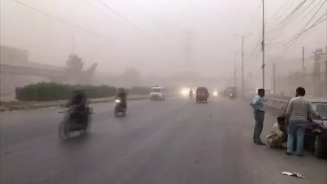 Son dakika gündem: Pakistan'da kum fırtınası: 5 ölü