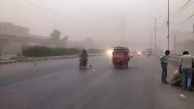 Son dakika gündem: Pakistan'da kum fırtınası: 5 ölü