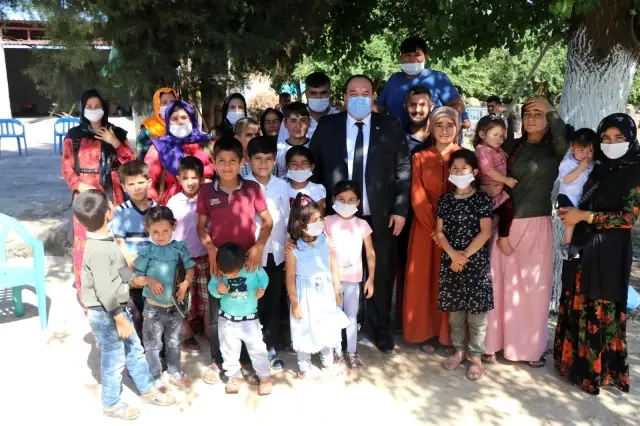 Salıncaktan düşen çocuğa evinde ziyaret Salıncaktan düşen çocuğa evinde ziyaret