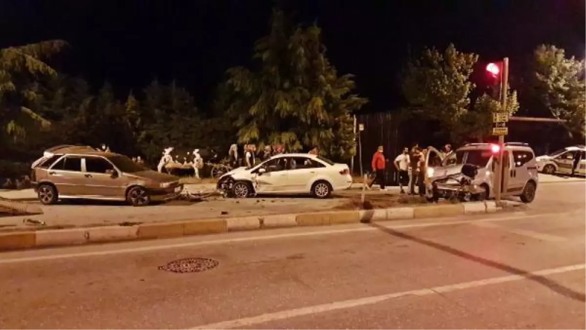 Son dakika gündem: 3 aracın karıştığı kazada 5 kişi yaralandı
