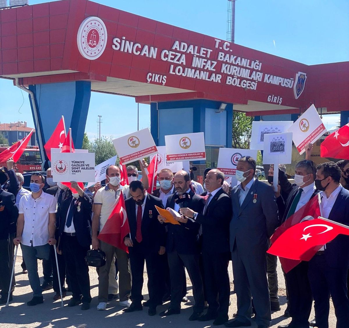 Şehit yakınları ve gazilerden idam talebi