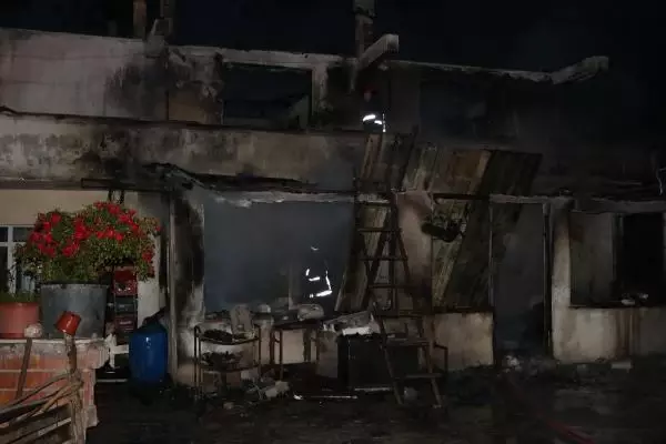 Soba yakmak için benzin döken şahıs, evi küle çevirdi Soba yakmak için benzin döken şahıs, evi küle çevirdi
