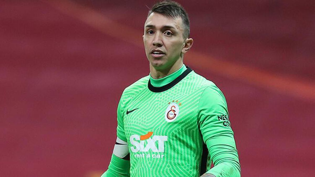 Son dakika: Muslera gidiyor mu? Muslera Fatih Terim ile ilgili konuştu!