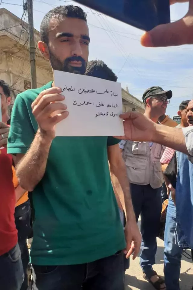 Suriye'de YPG/PKK'nın işgalindeki bölgelerde yakıt fiyatlarının artması protesto edildi (2)
